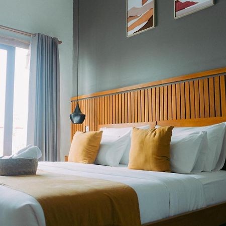 Escape Bajo Hotell Labuan Bajo Exteriör bild